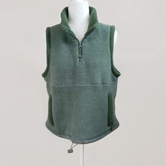 American Eagle Outiffters Green Performance Vest - Picture 1 of 8